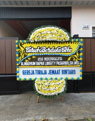 Papan Bunga Duka di Sengah Temila