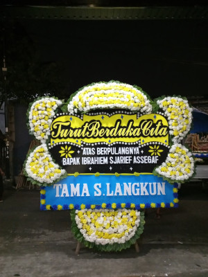 Papan Bunga Duka di Sengah Temila